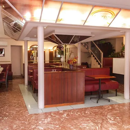 Le Cesar Hotel 3*